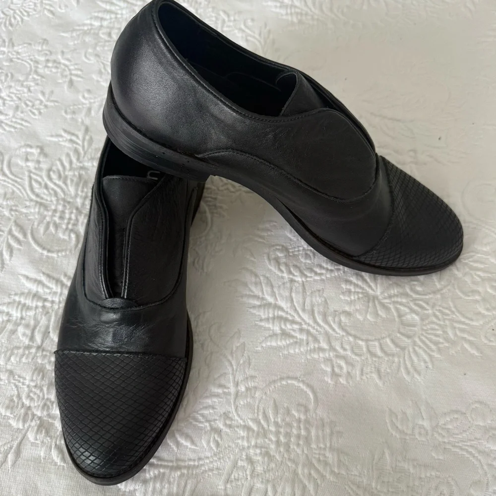 Black Leather Classic Loafer Shoe size EU 40 US 9.5-10